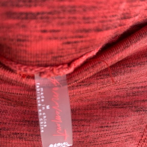 NWT - FP Movement Hybrid High Rise Leggings in Color: Lipstick Size: M - Picture 11 of 14